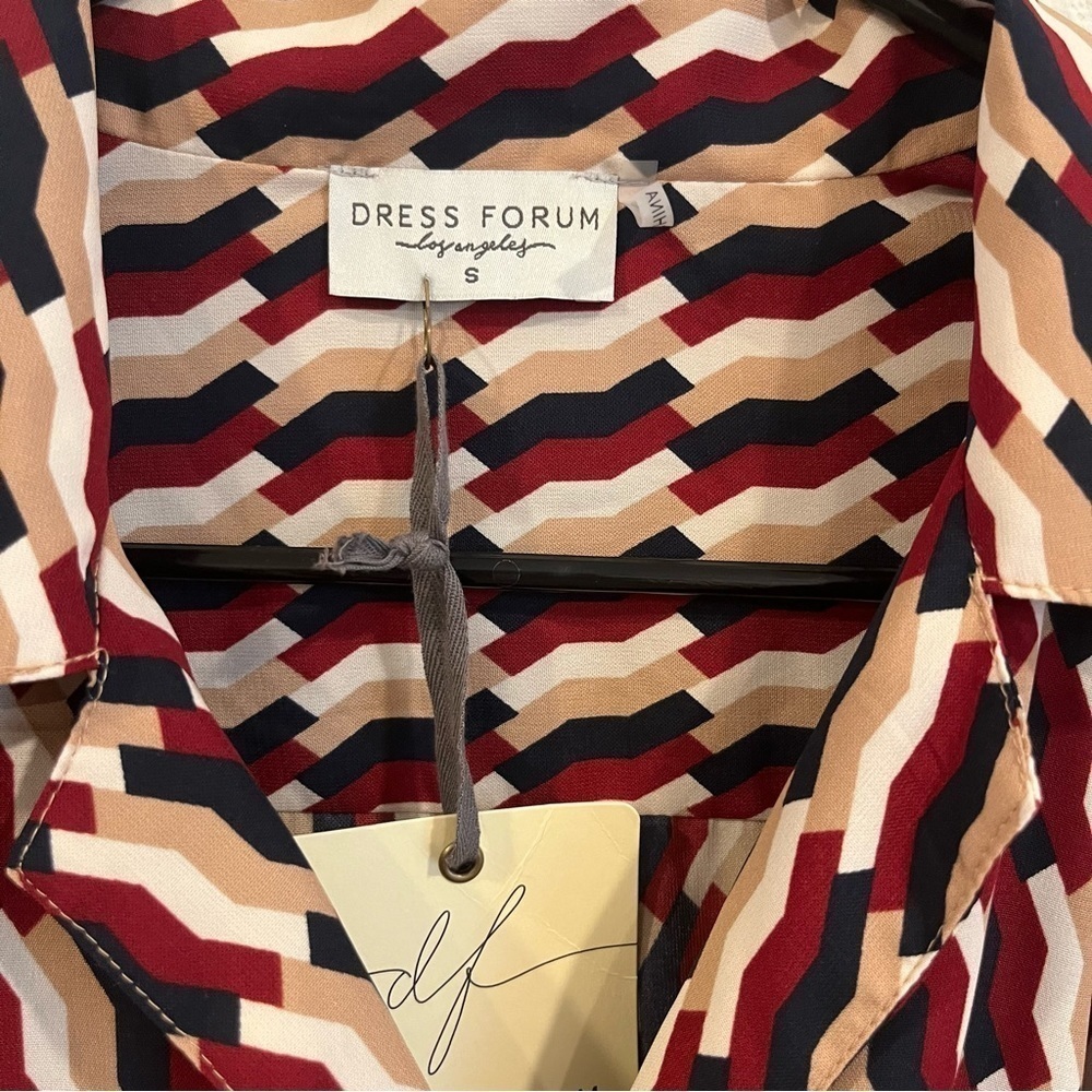 Dress Forum size small maroon and tan geometric wrap long sleeve top vneck - Picture 9 of 9